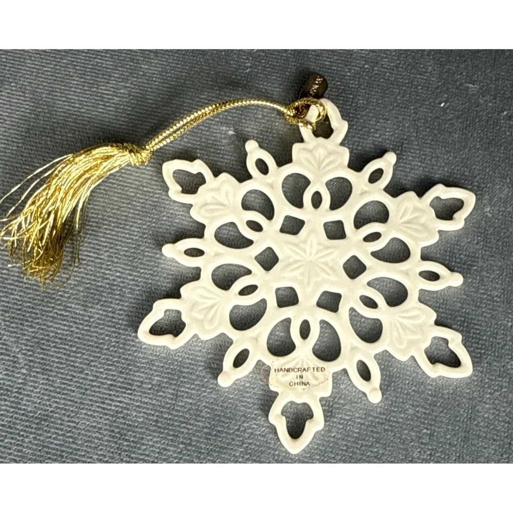 Lenox 2006 Porcelain Snowflake Ornament Large 4
